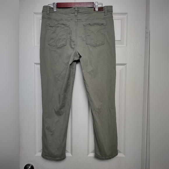 Calvin Klein Jeans Ankle Length Size 12 Sage Green - Picture 2 of 8